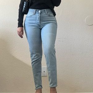 Levi’s Mid Rise Skinny Jeans